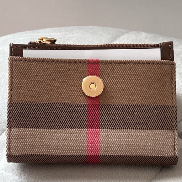 Burberry Check Trifold Wallet in Earth - Picture 8 of 12